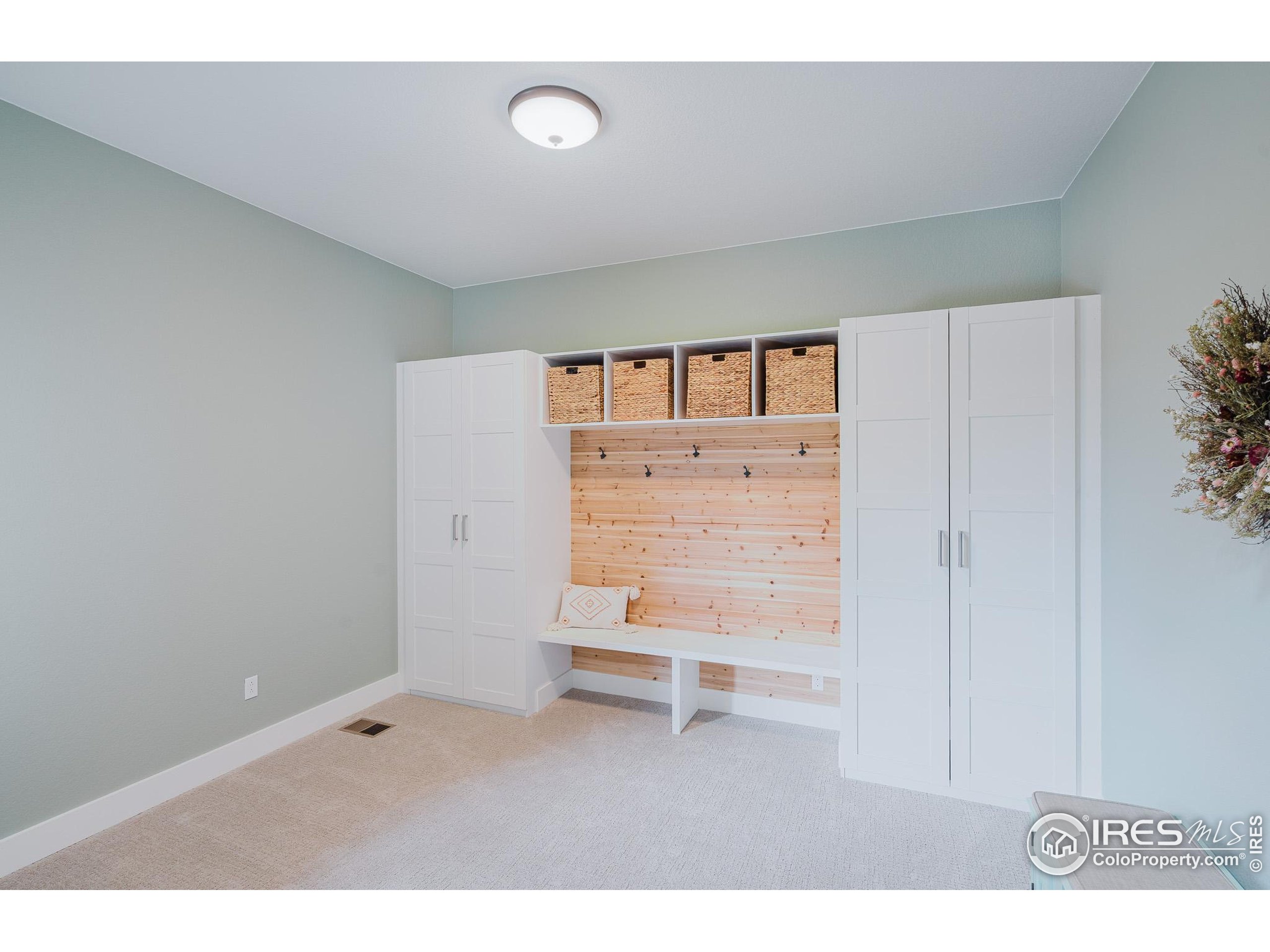 13 Western Sky Cir