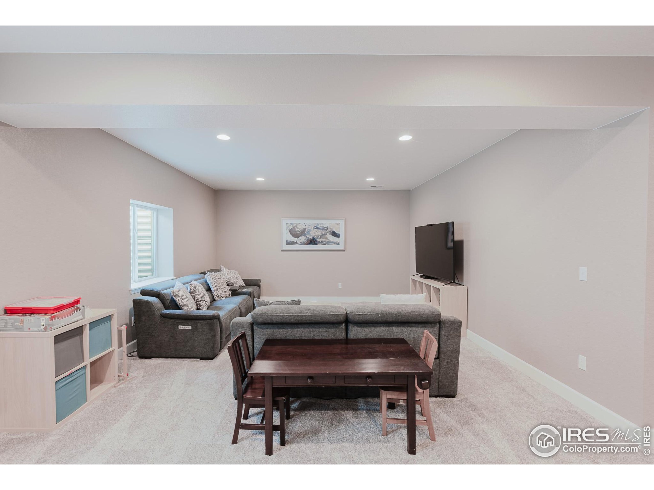 13 Western Sky Cir