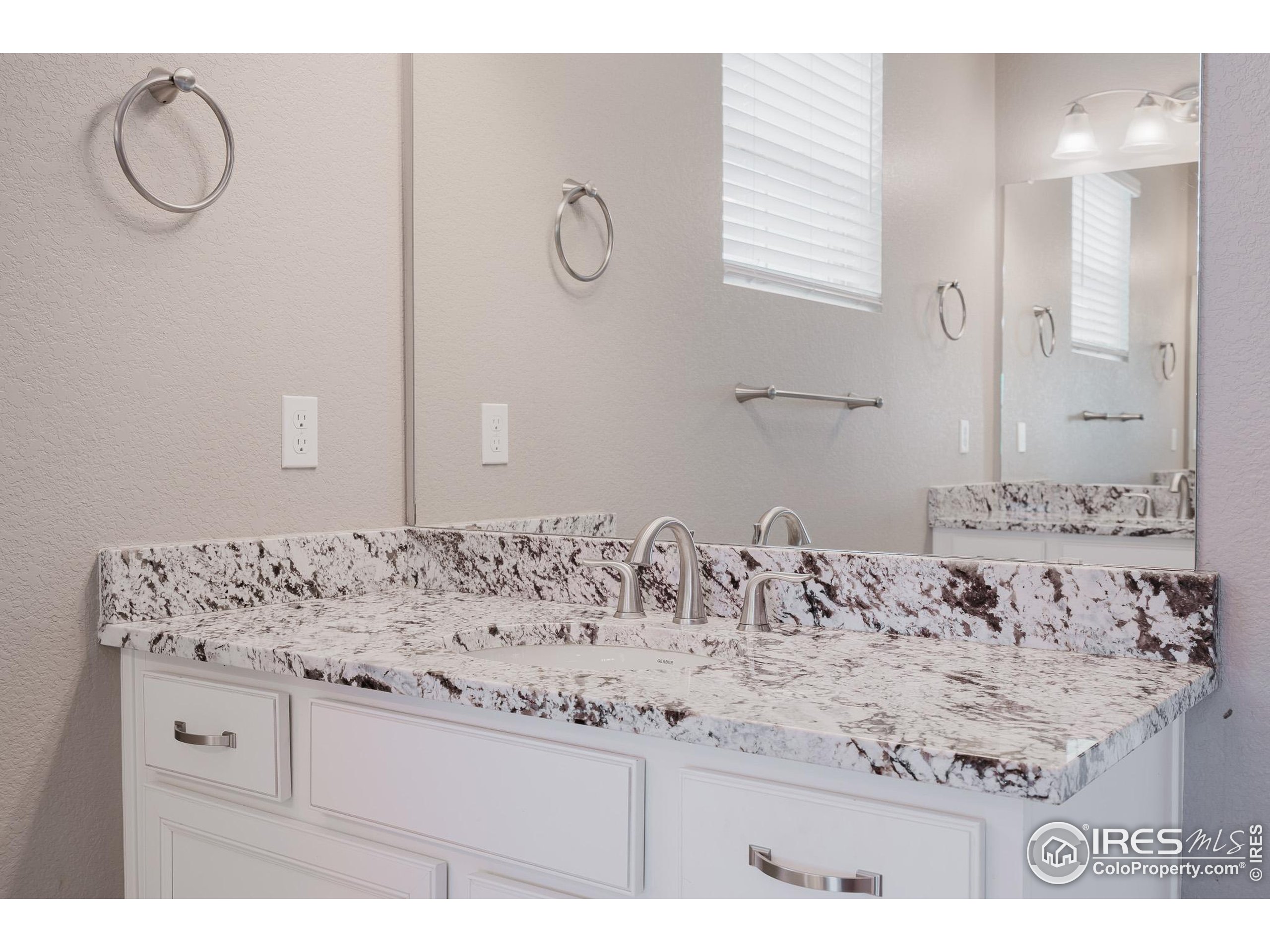 13 Western Sky Cir