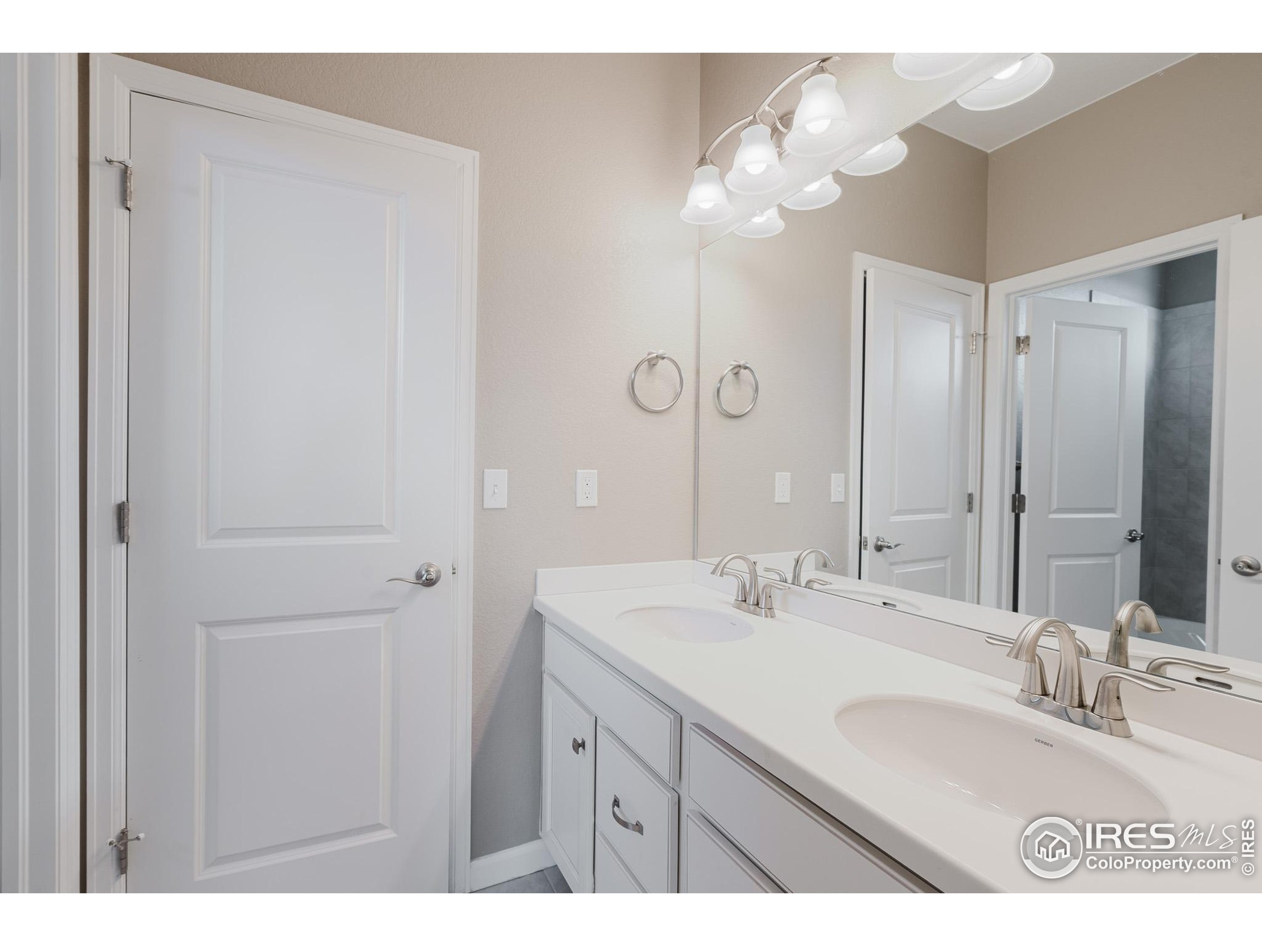 13 Western Sky Cir