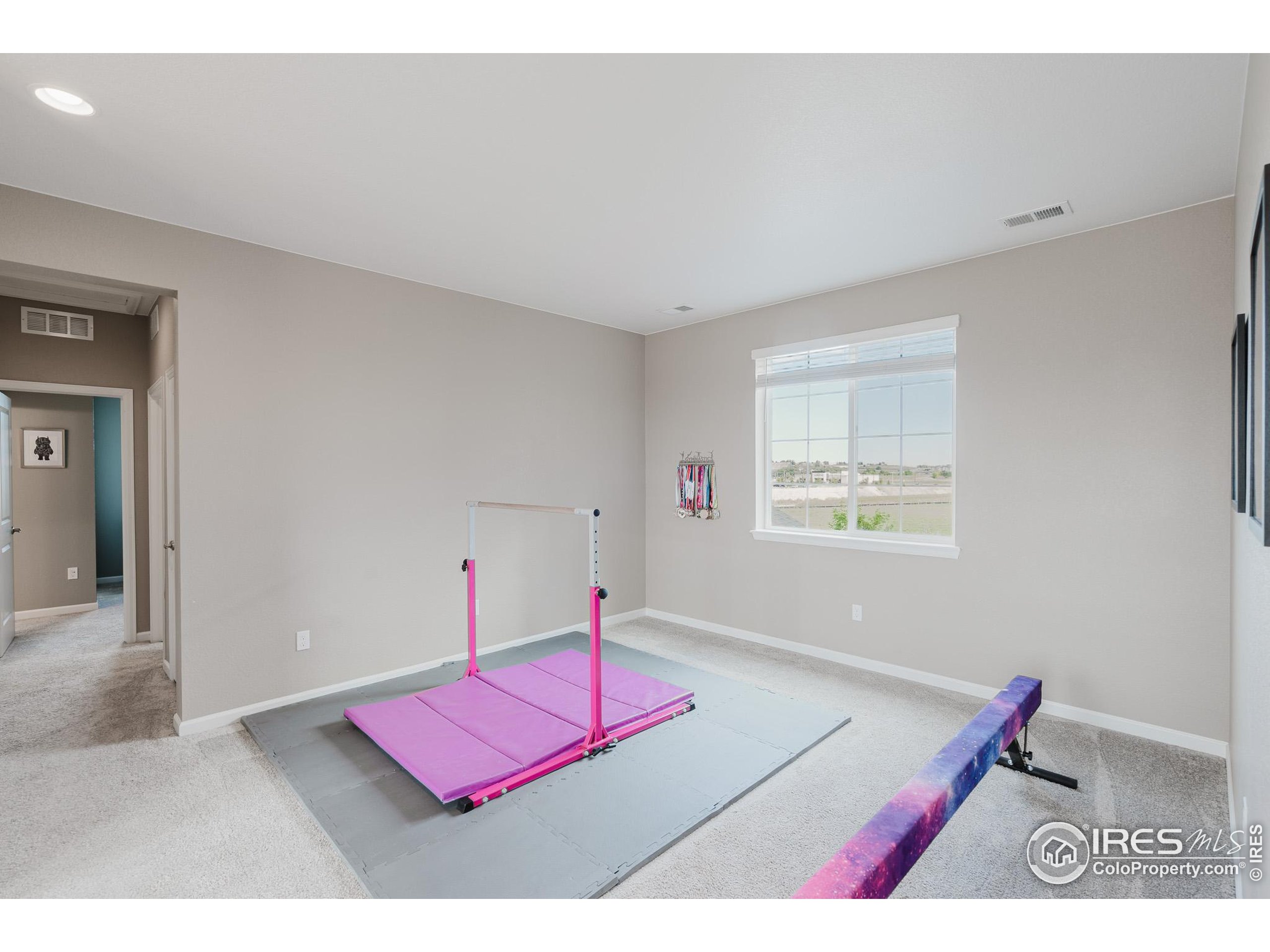 13 Western Sky Cir