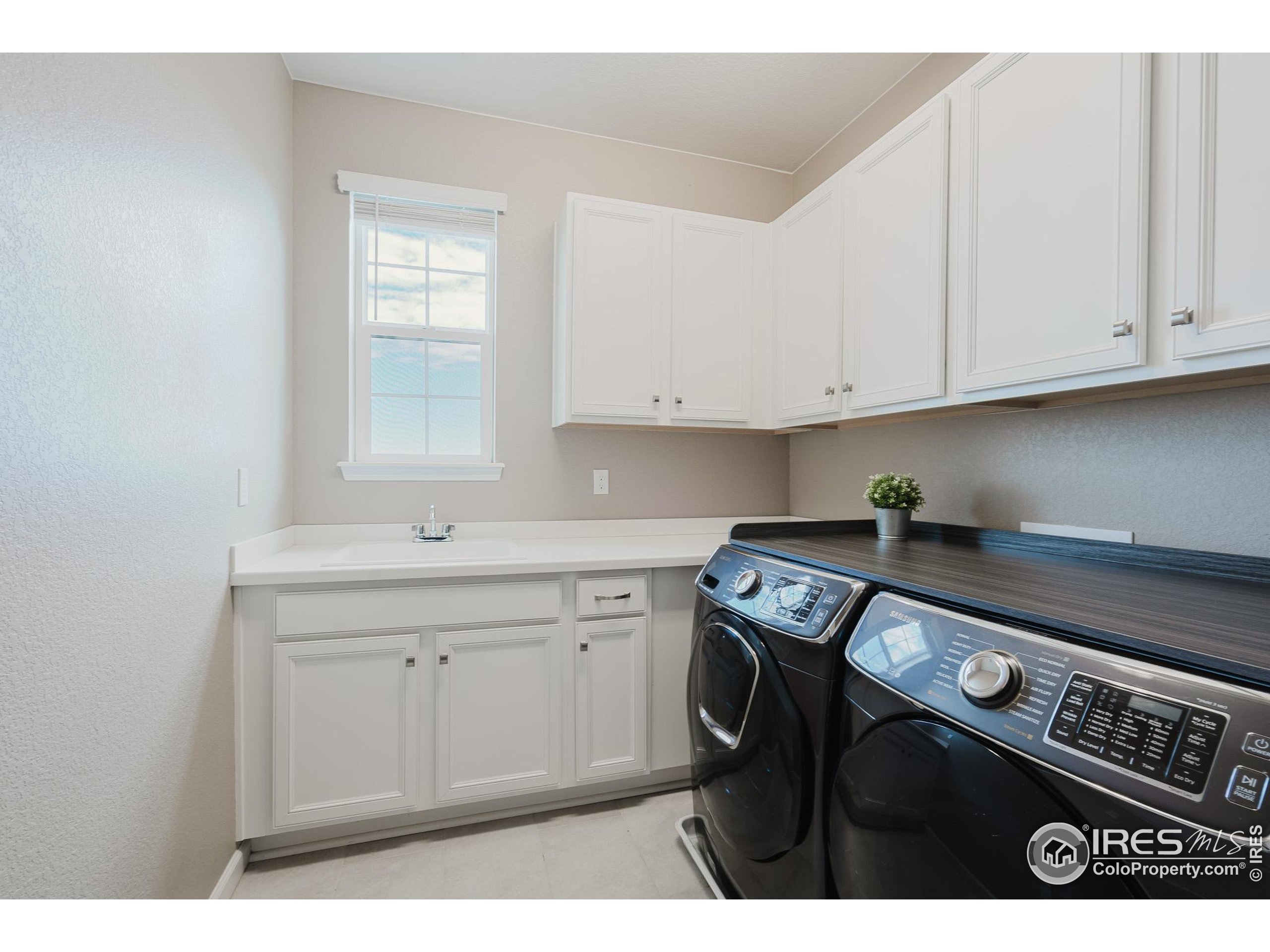 13 Western Sky Cir