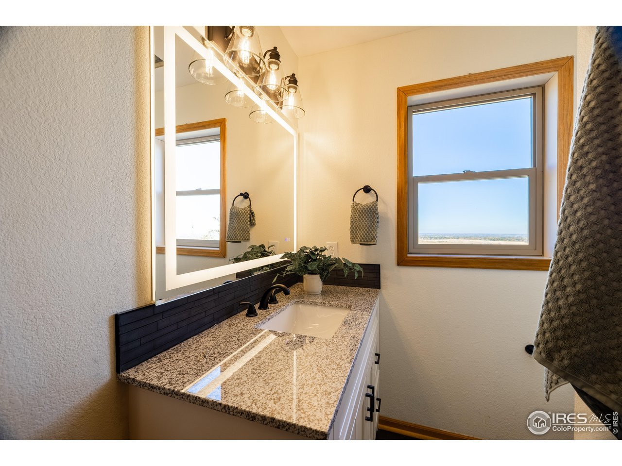 6465 Hidden Springs Rd