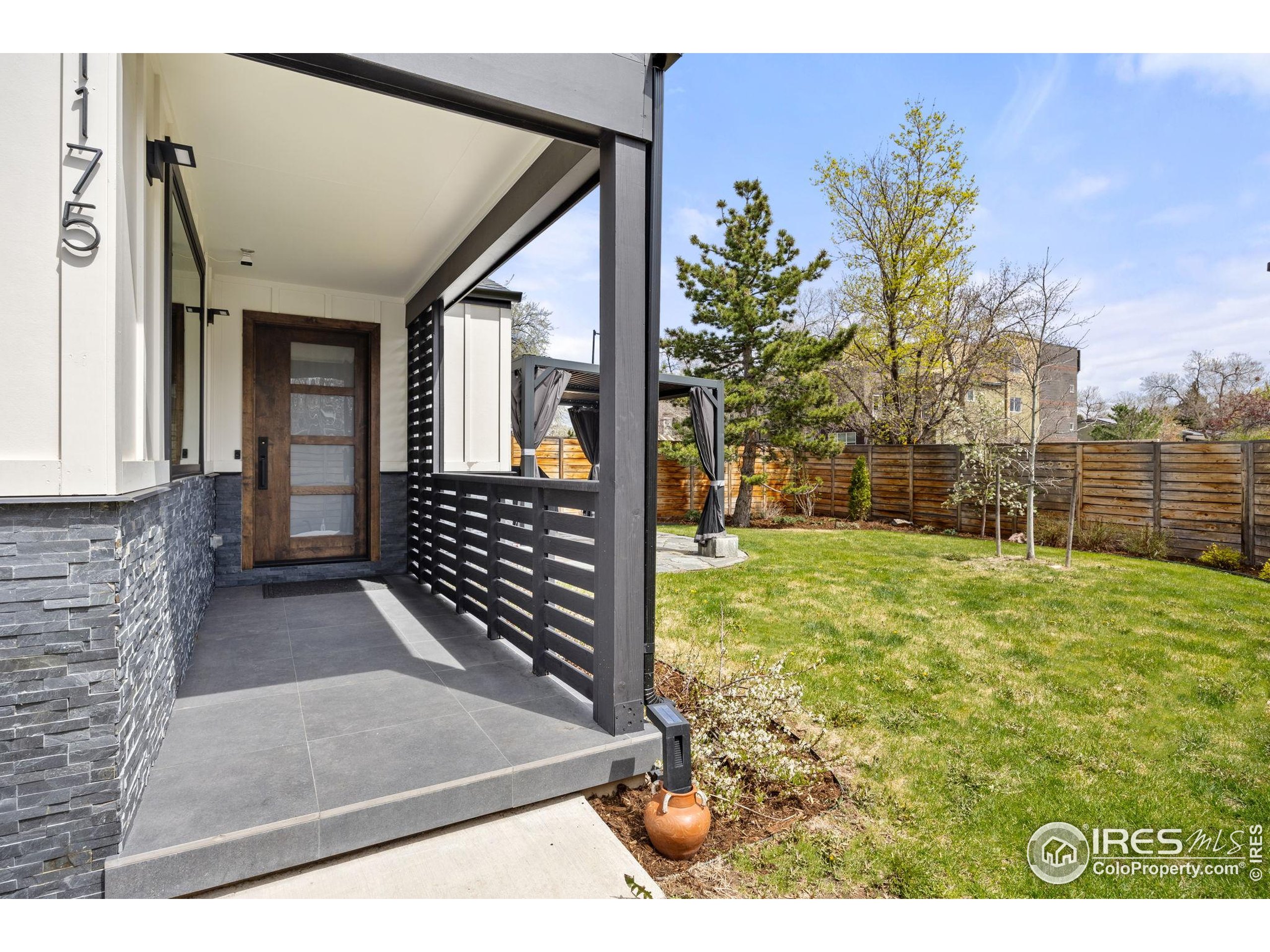 1175 Evergreen Ave 