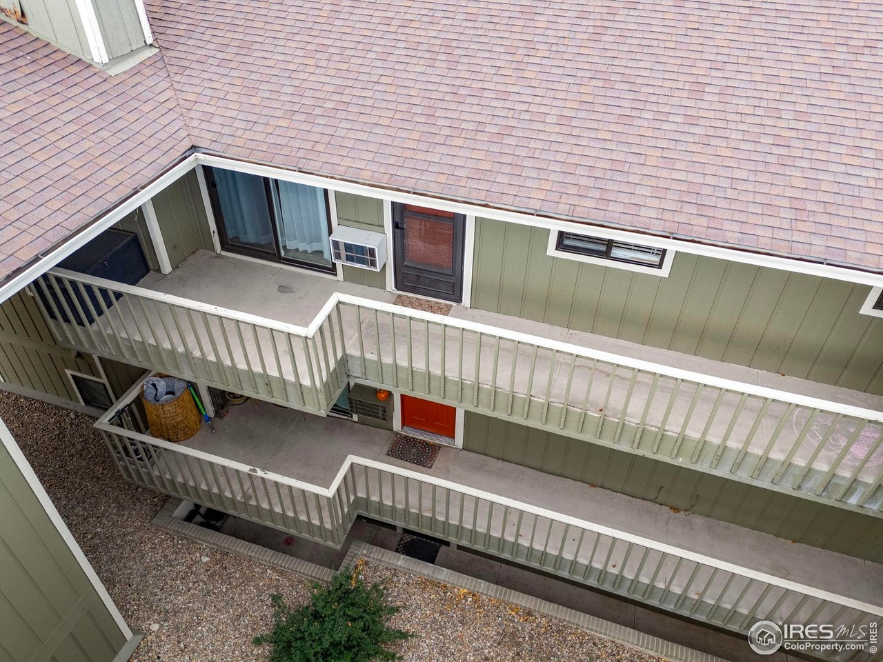 695 Manhattan Dr 219