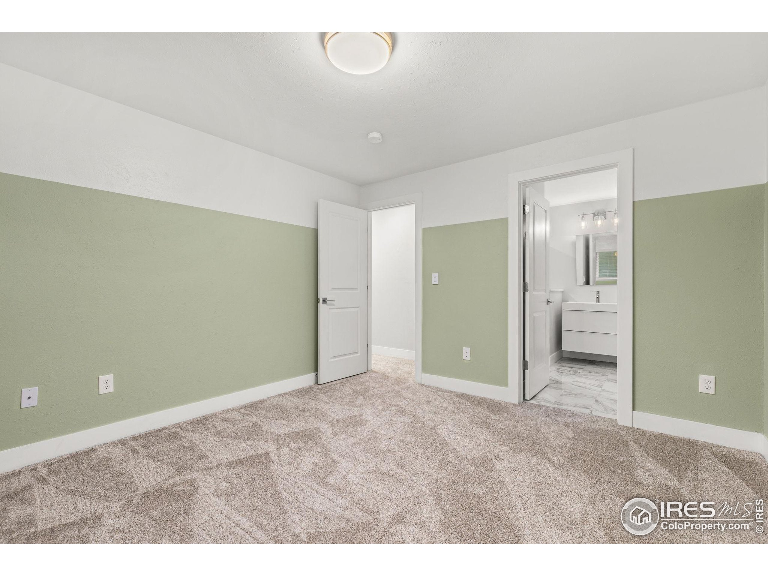 695 Manhattan Dr 219