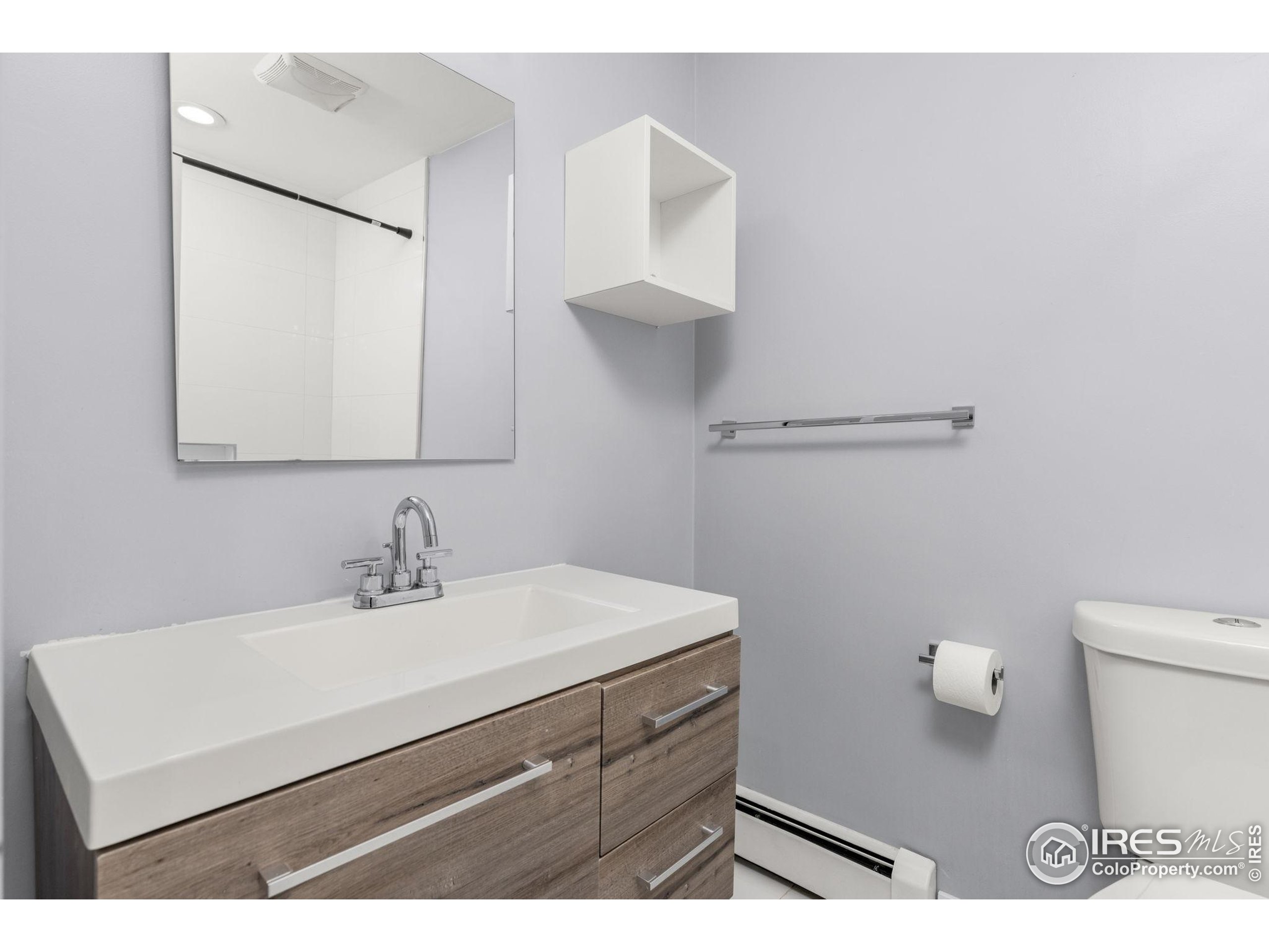 695 Manhattan Dr 219