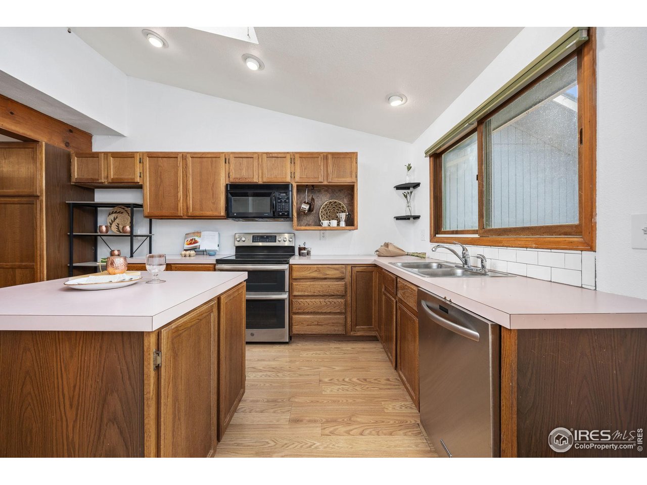 5326 Fossil Ridge Dr