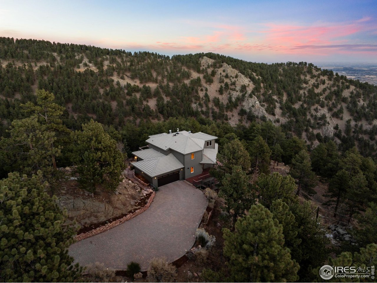 1448 Carriage Hills Dr