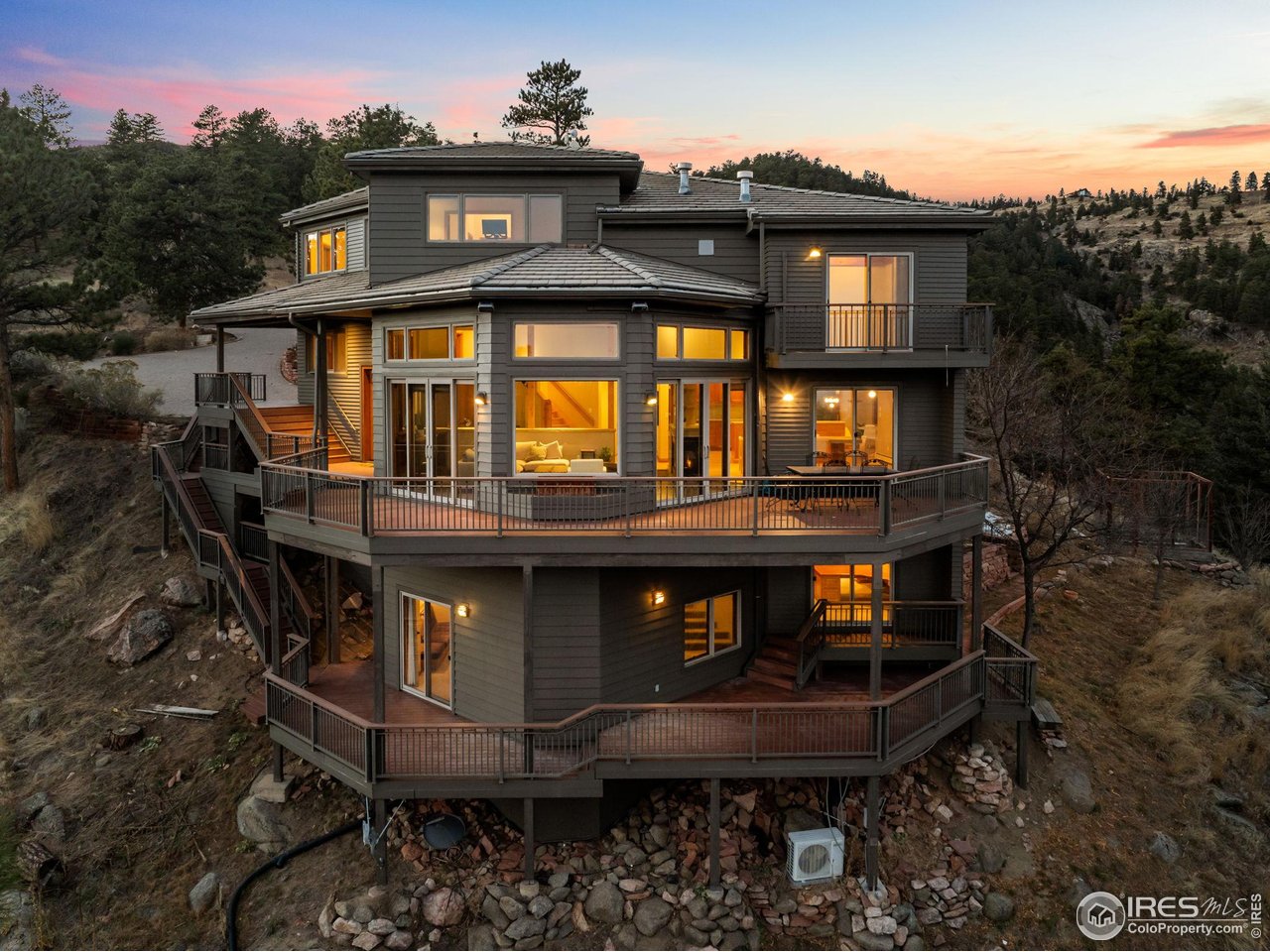 1448 Carriage Hills Dr