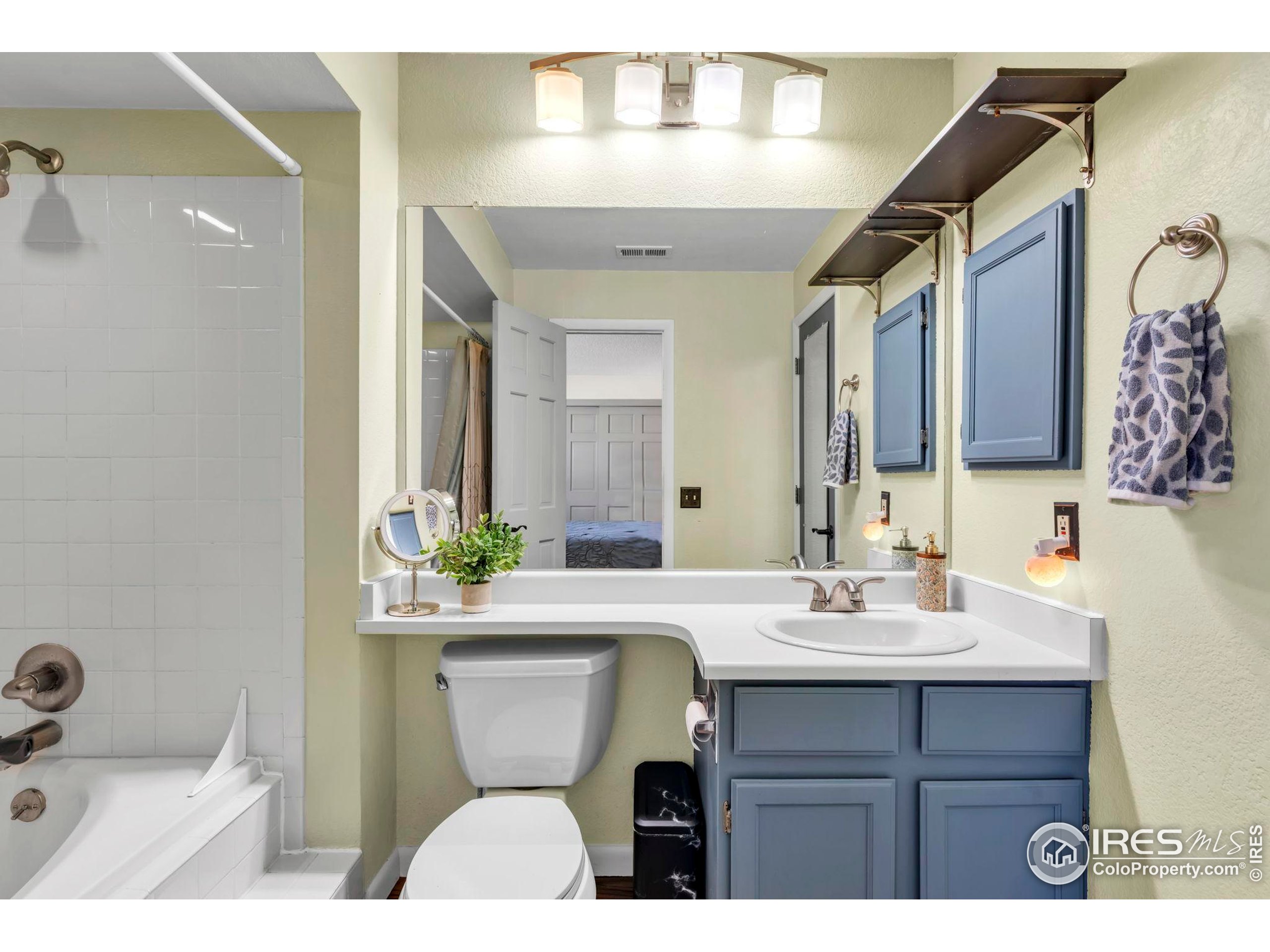 5914 Gunbarrel Ave B