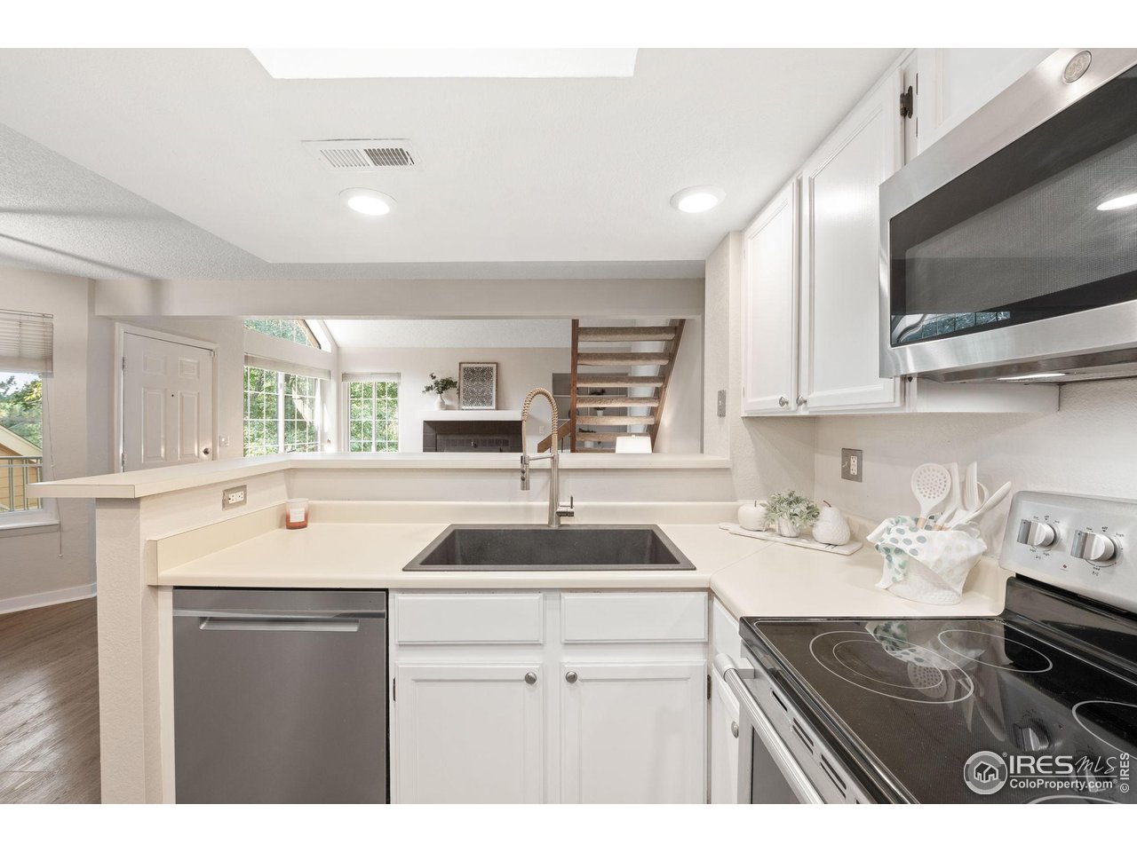 5920 Gunbarrel Ave B