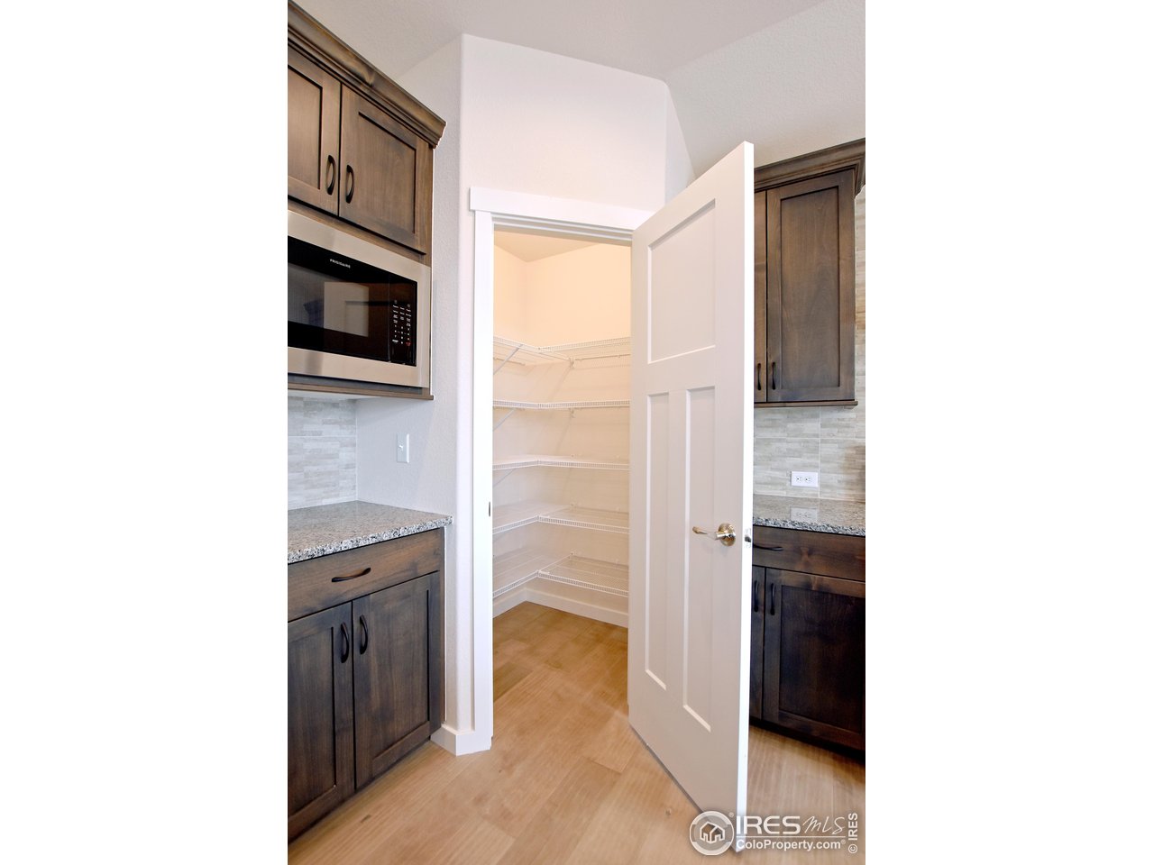 3300 Sapphire Ct