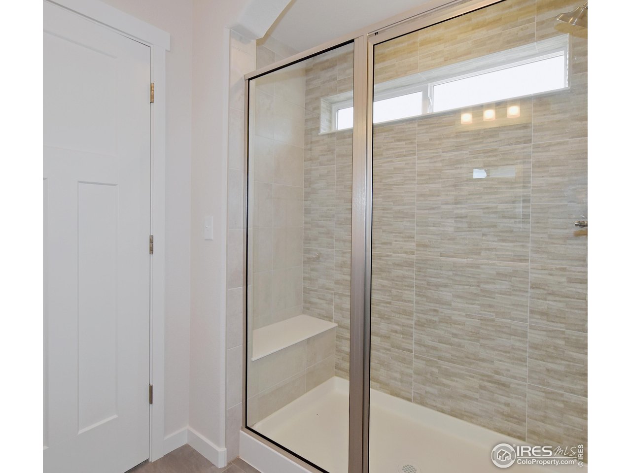 3300 Sapphire Ct