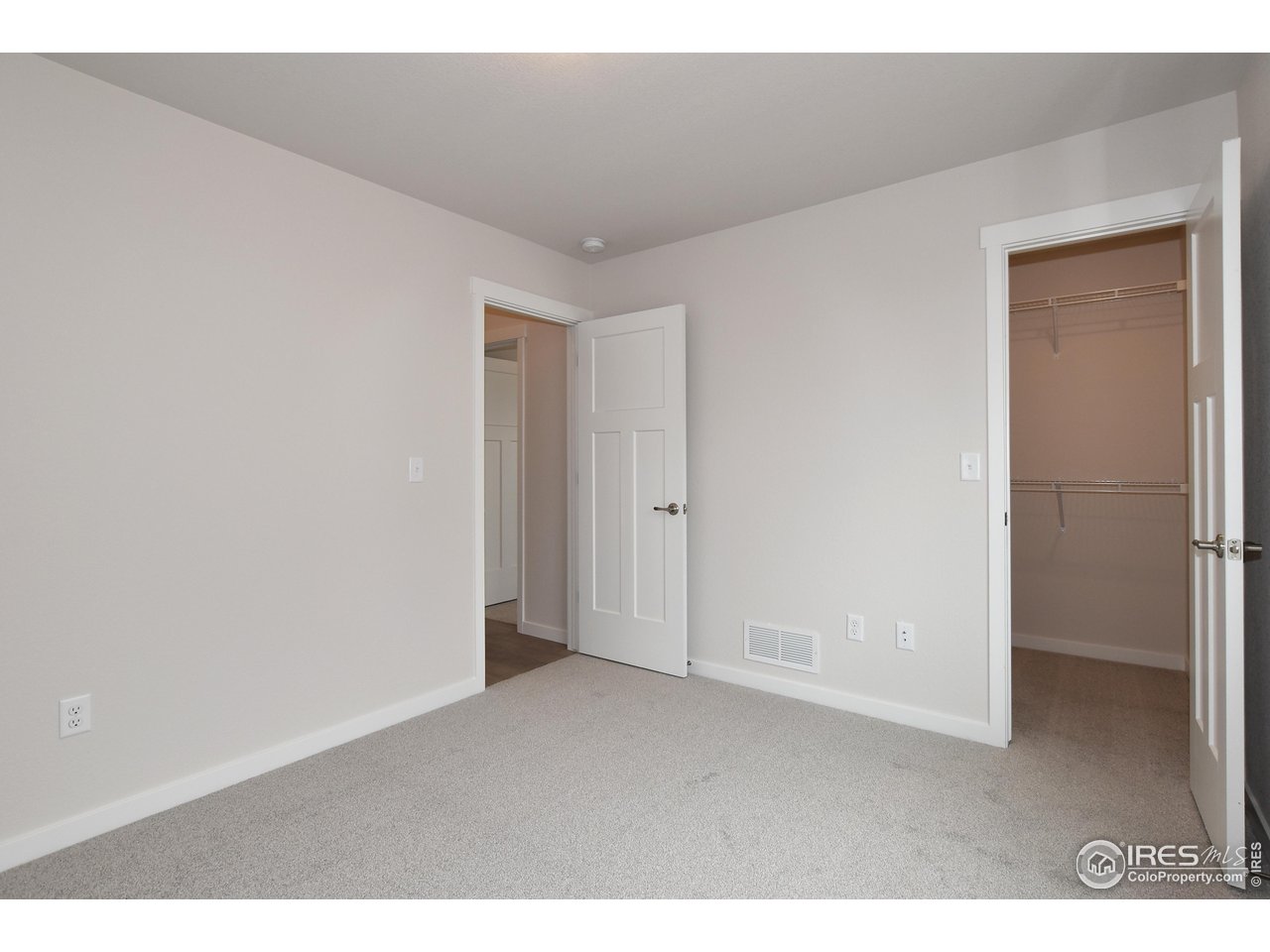 3300 Sapphire Ct