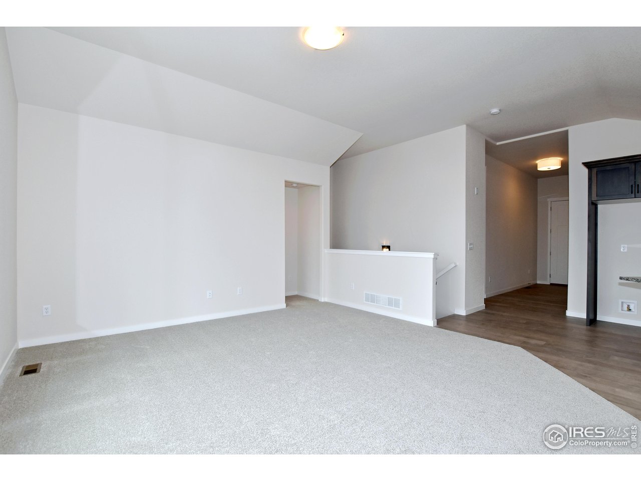 3300 Sapphire Ct