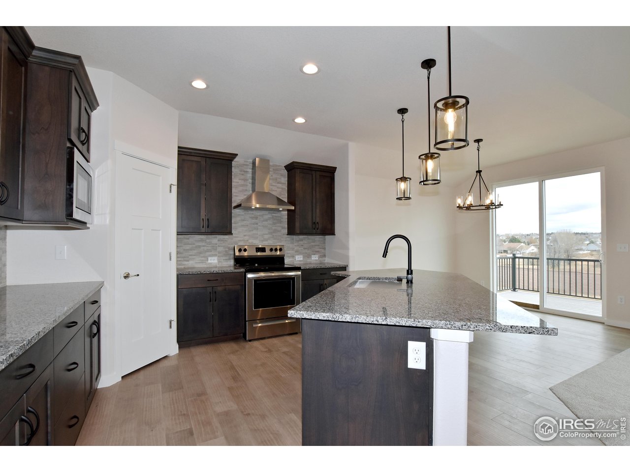 3300 Sapphire Ct