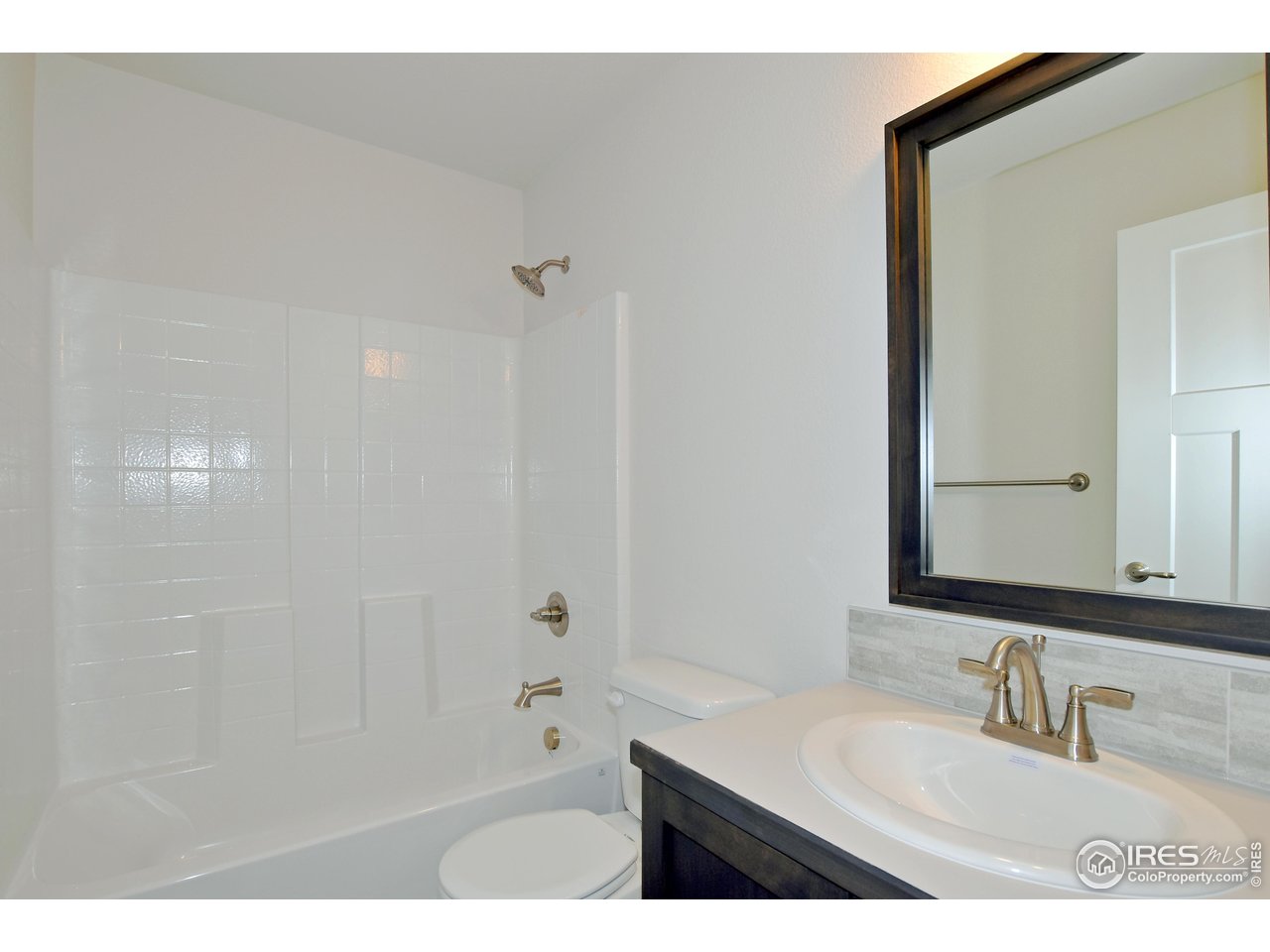 3300 Sapphire Ct