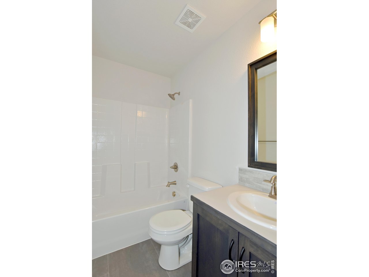 3300 Sapphire Ct
