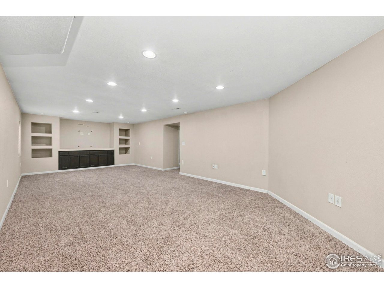 2412 Dock Dr