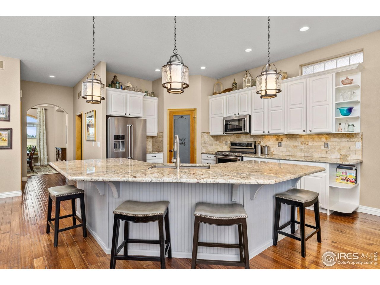 6684 Royal Country Down Dr