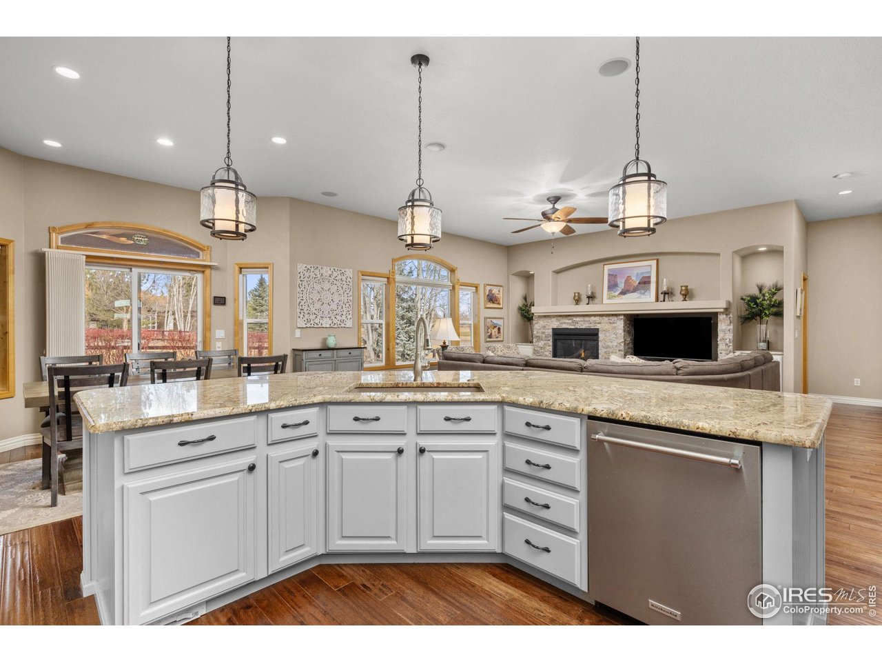 6684 Royal Country Down Dr