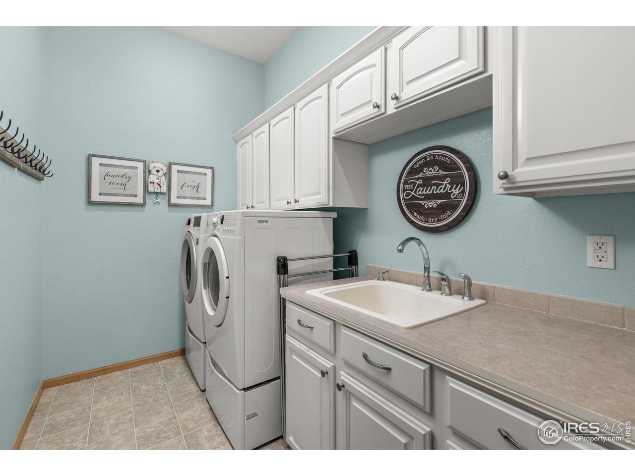 6684 Royal Country Down Dr