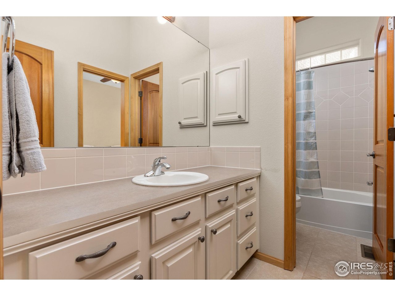 6684 Royal Country Down Dr