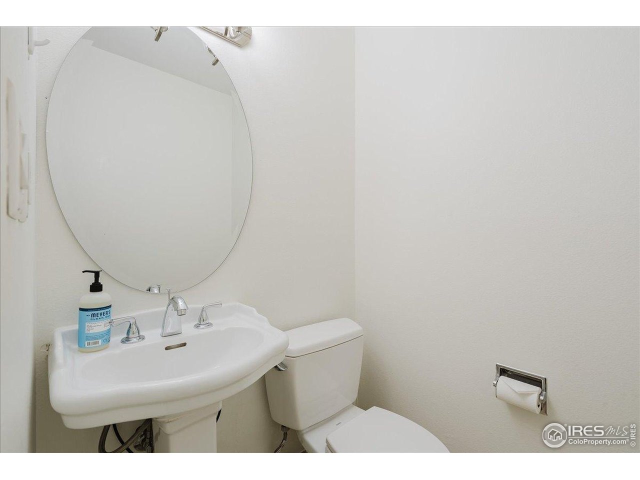 3009 Madison Ave L216