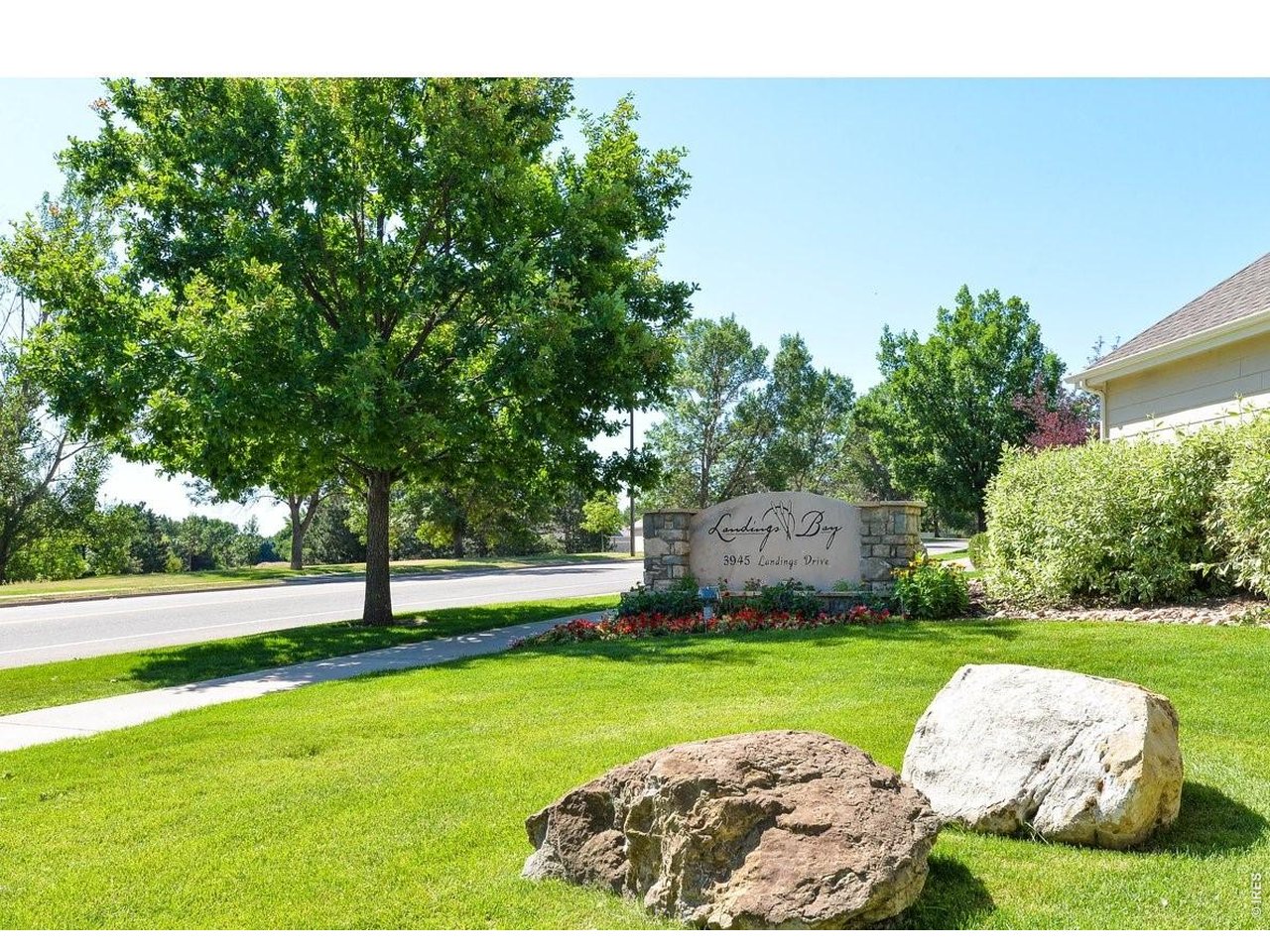 3945 Landings Dr #B1