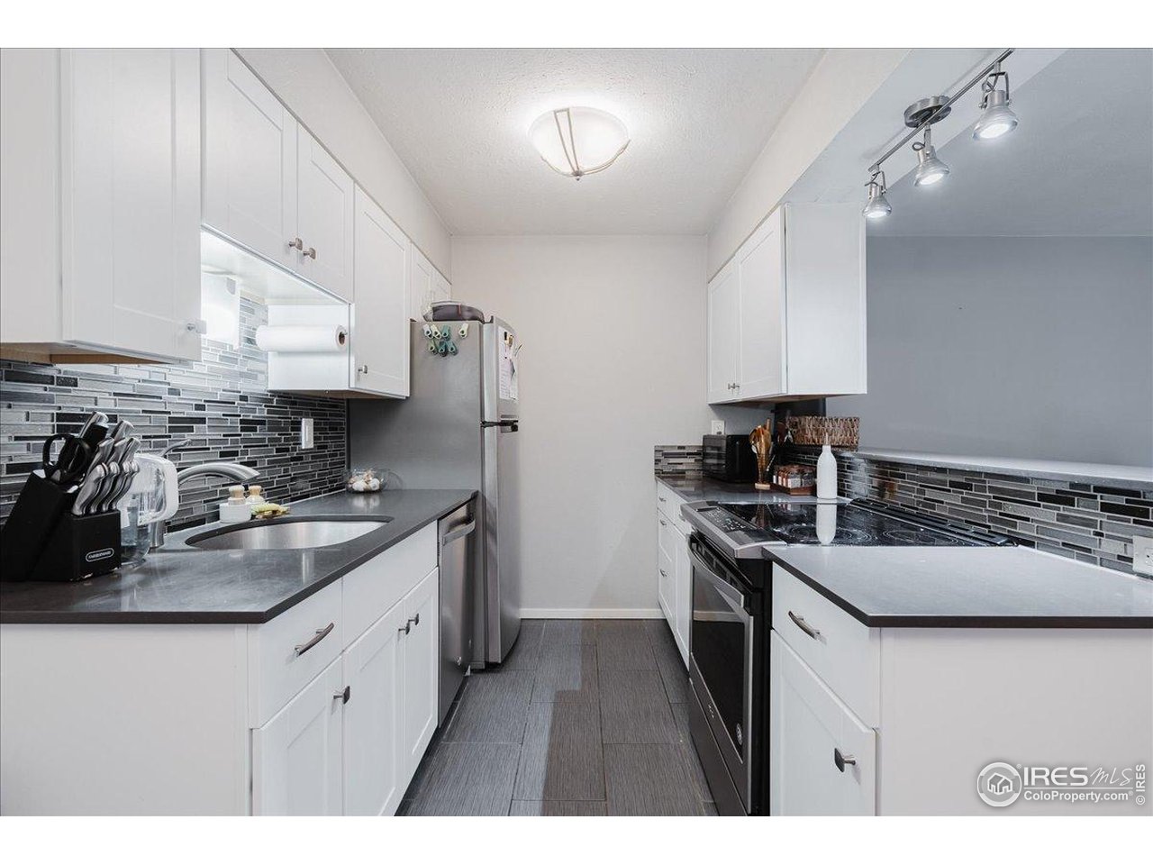 695 Manhattan Dr 116