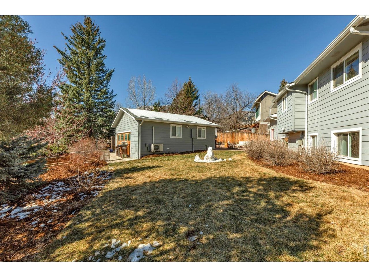 3590 Endicott Dr