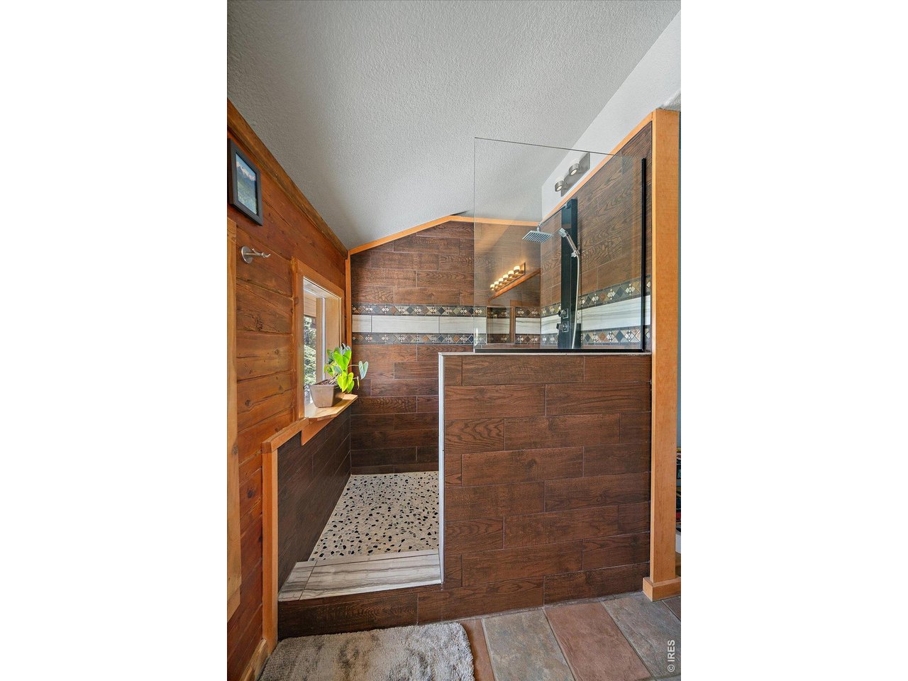 143 Crockett Trl