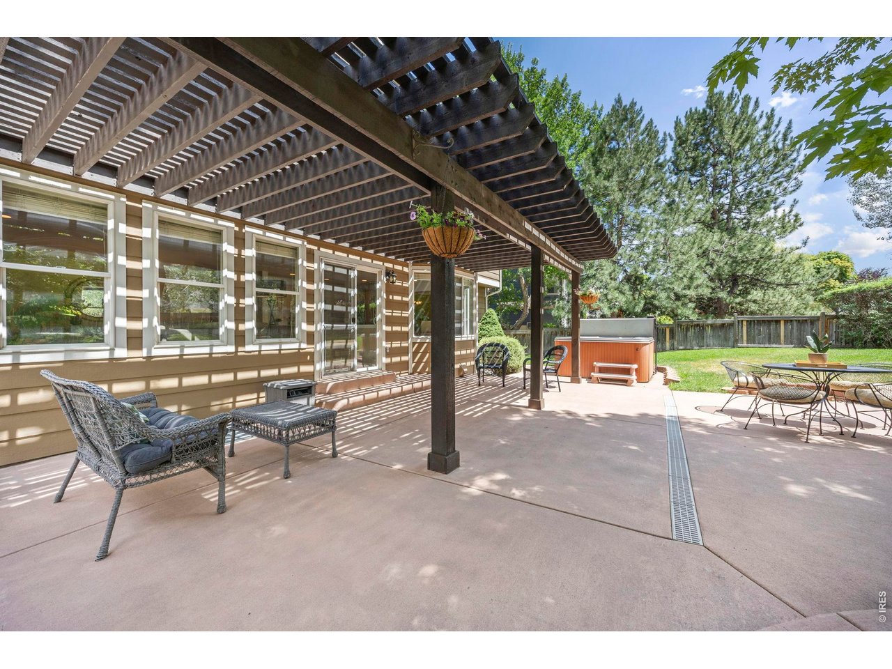 433 Huntington Hills Dr