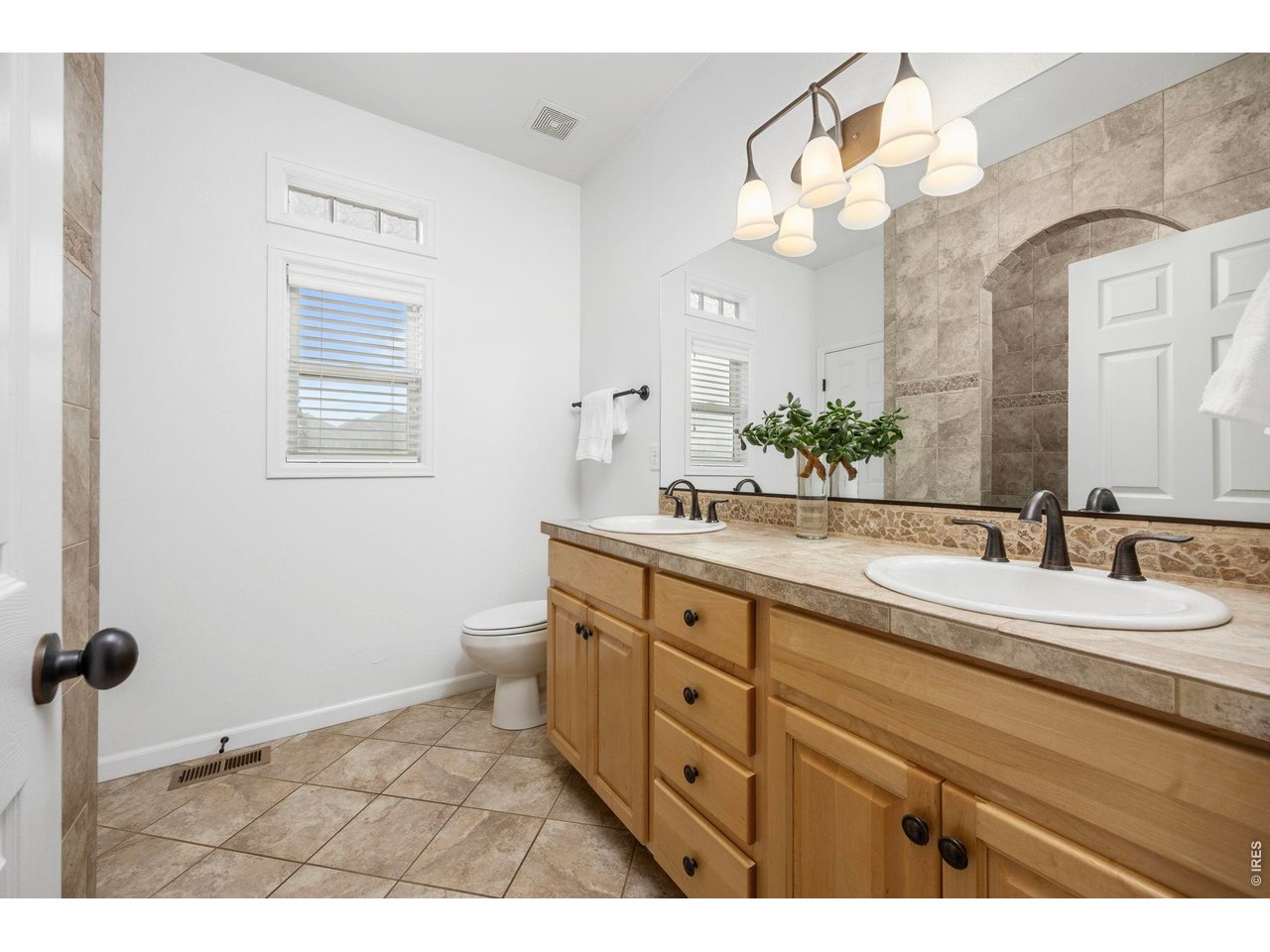 3174 Lower Loop Dr