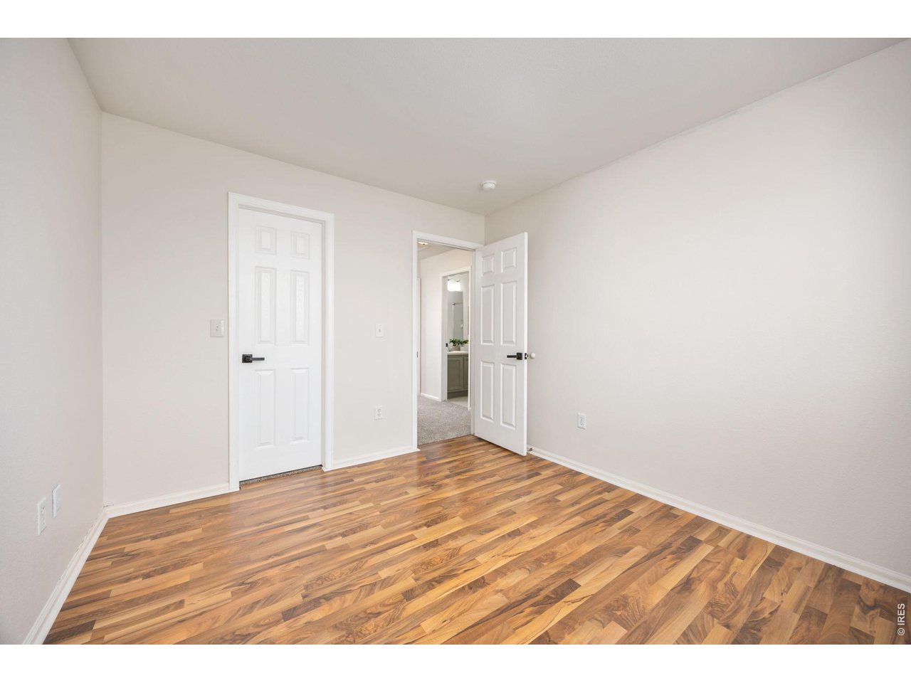 1216 102nd Ave