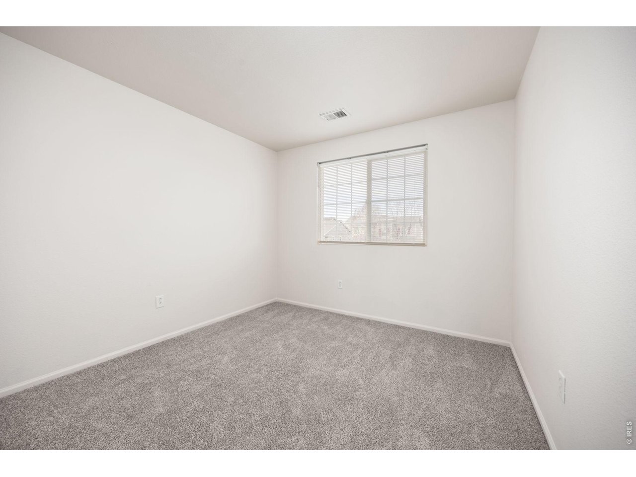 1216 102nd Ave