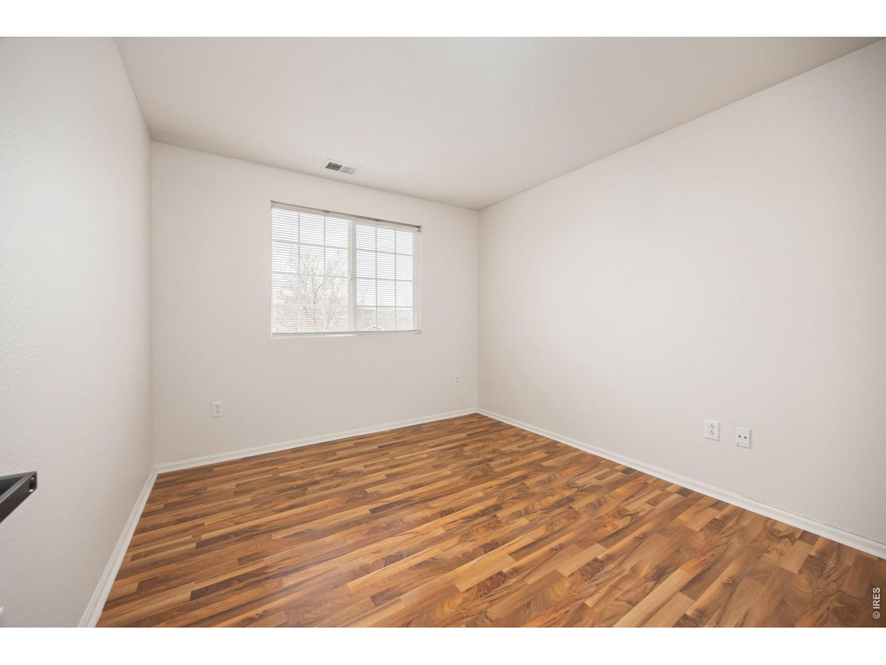 1216 102nd Ave