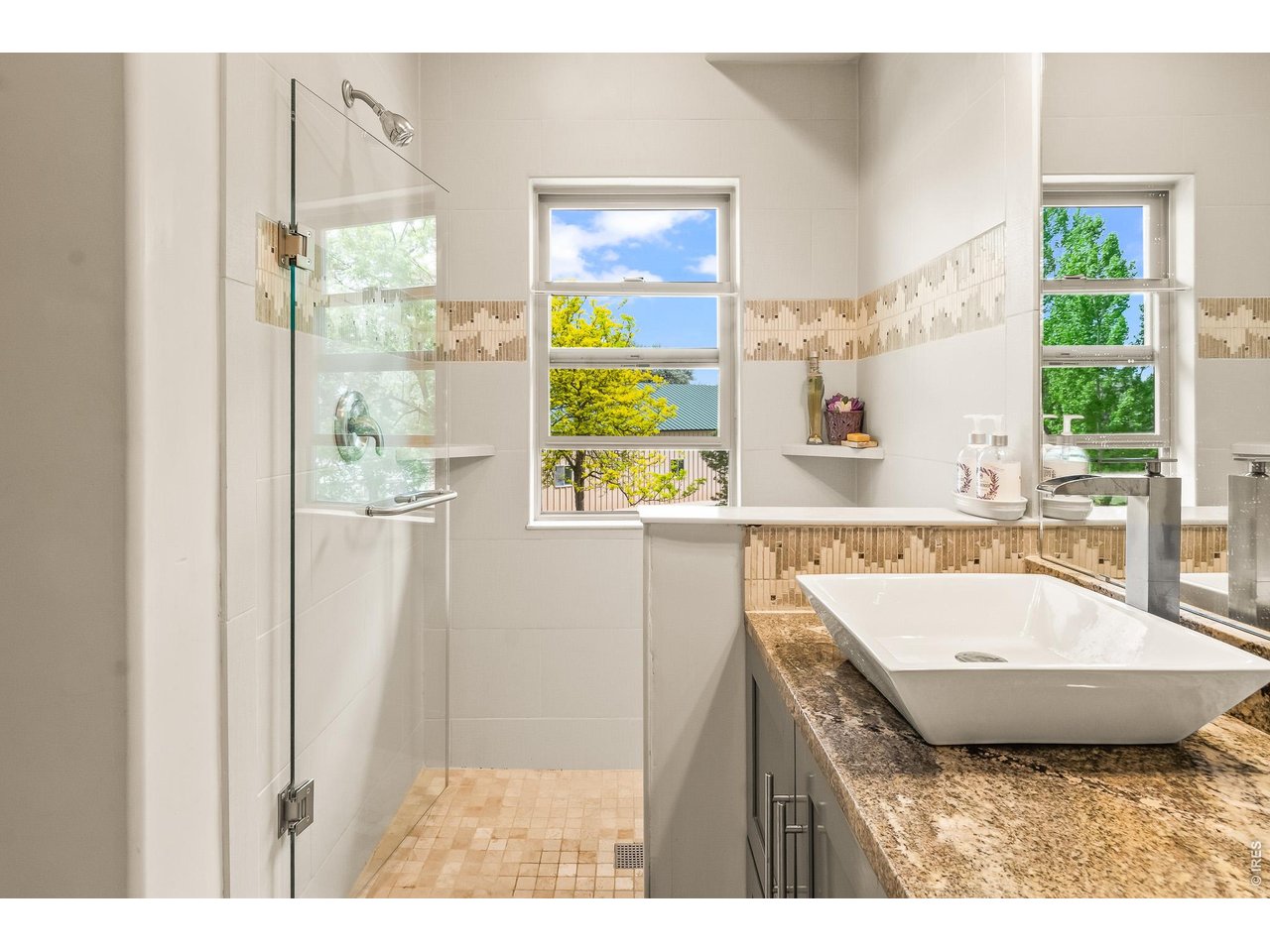 466 S County Road 9E