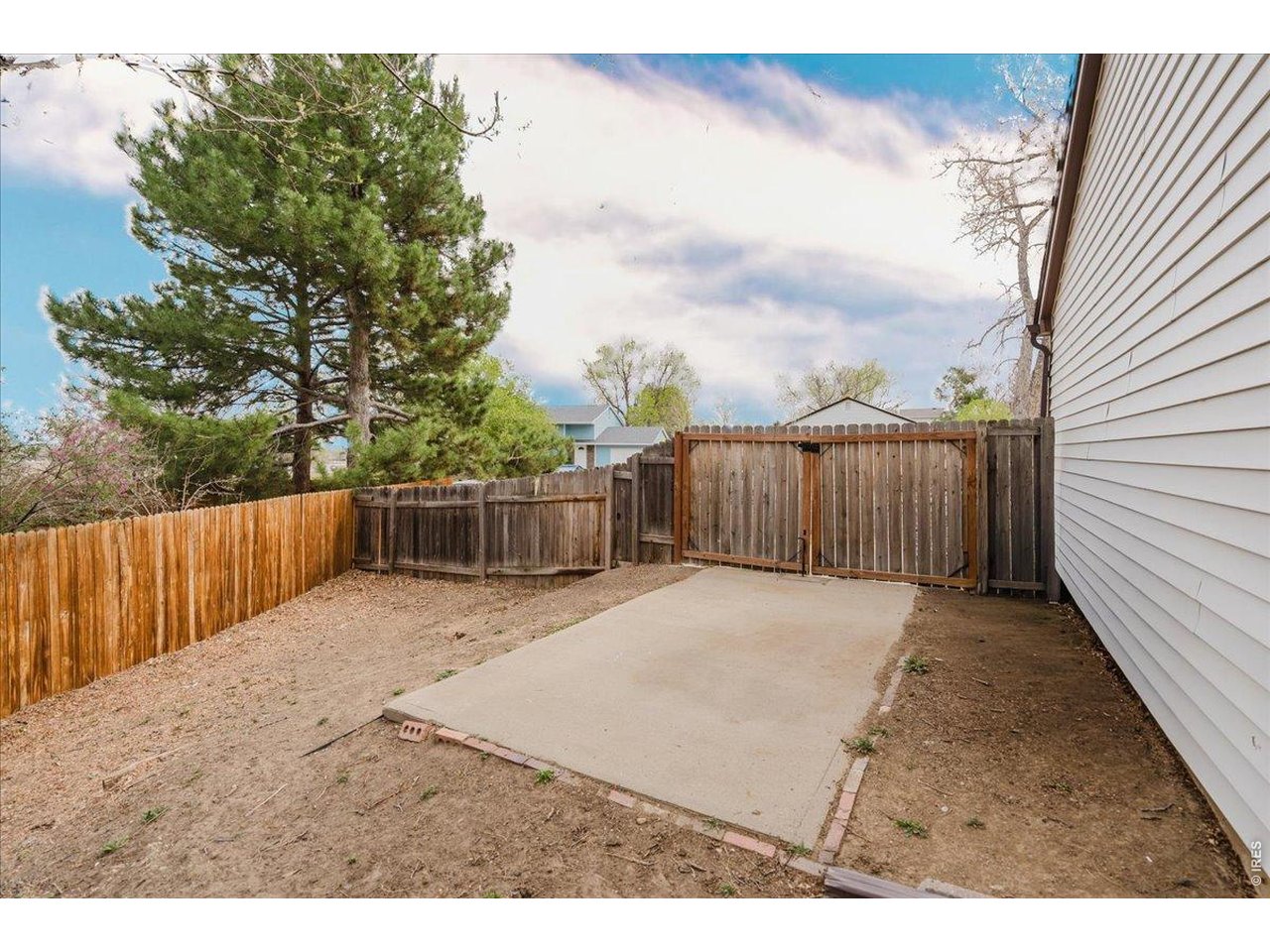 394 W Lucerne Dr