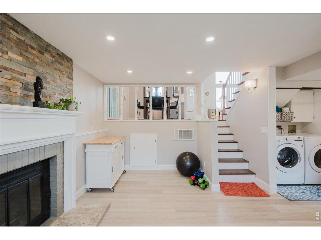 394 W Lucerne Dr