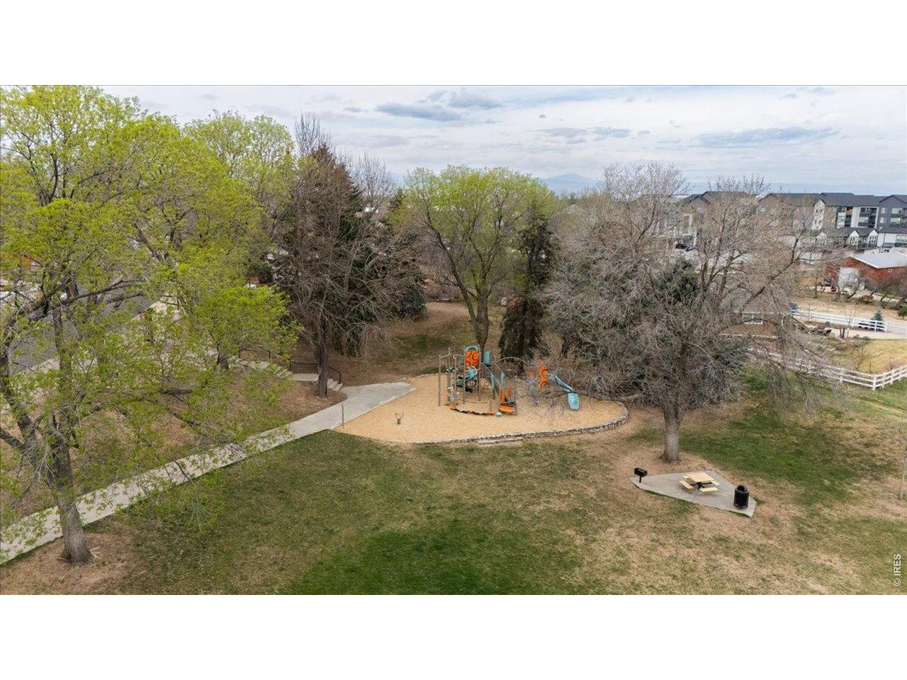 394 W Lucerne Dr
