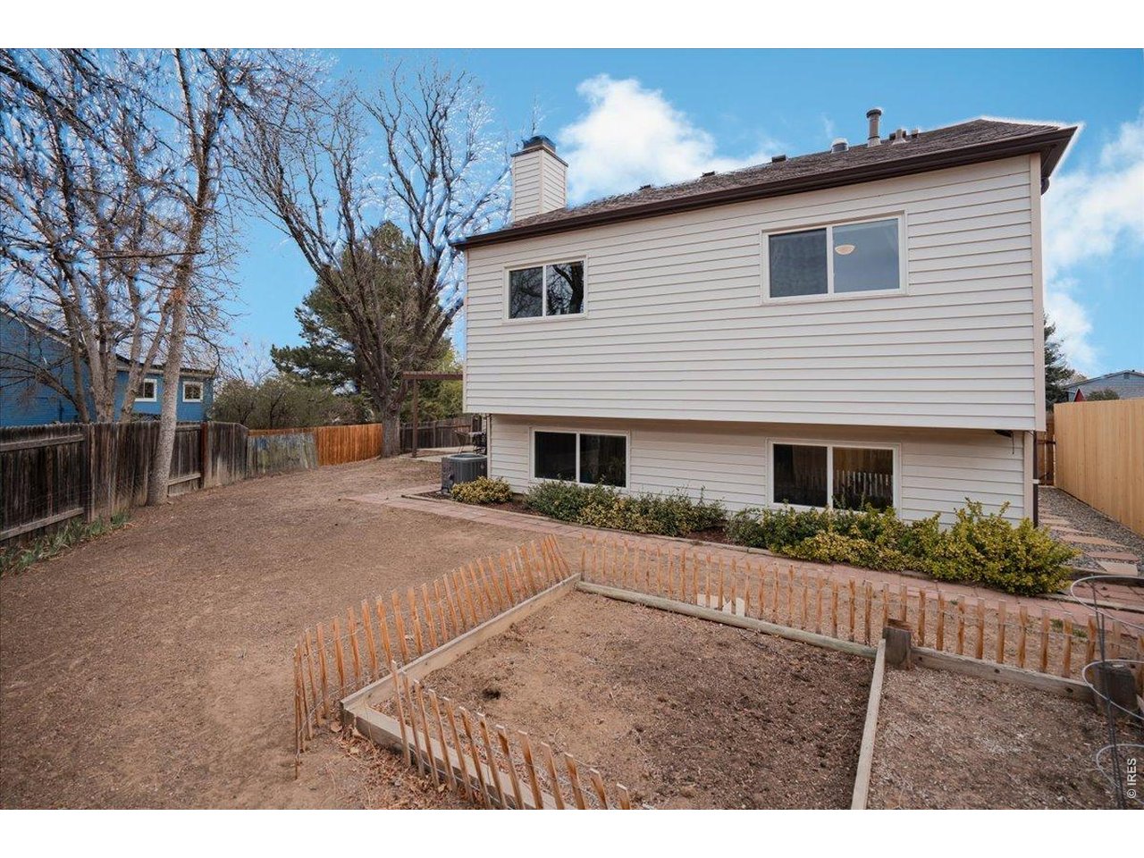 394 W Lucerne Dr