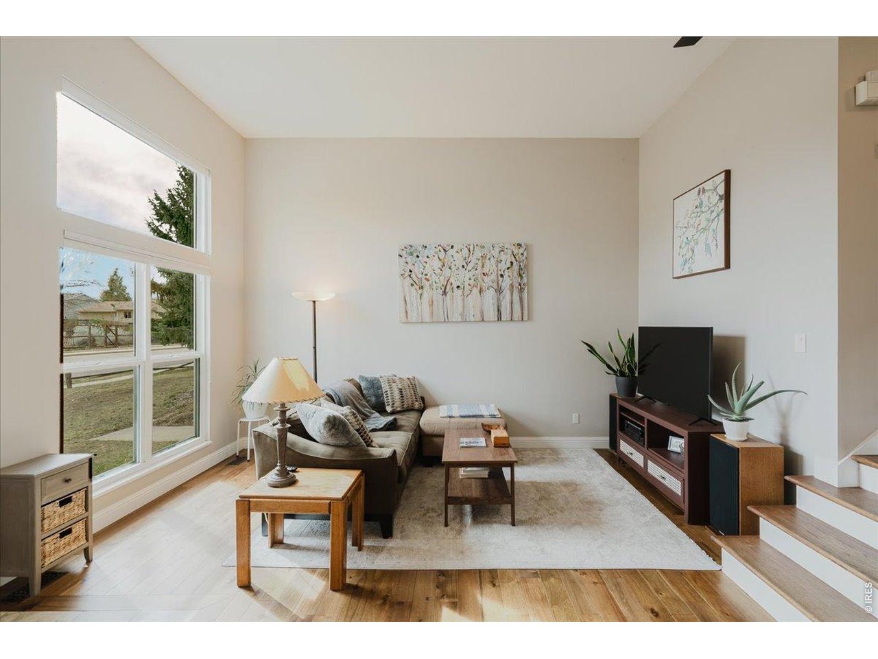 394 W Lucerne Dr