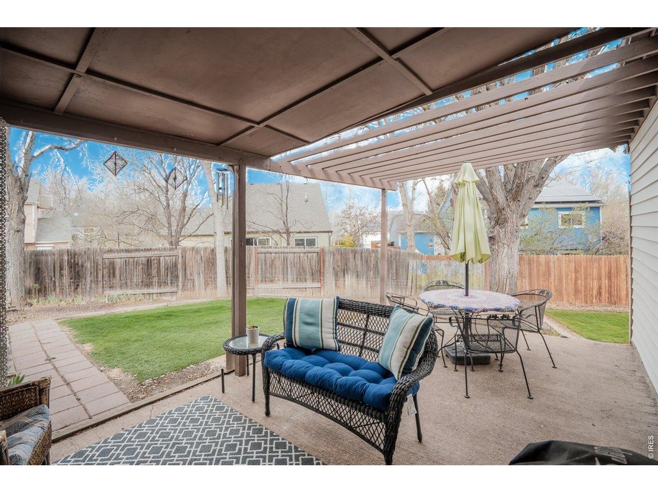 394 W Lucerne Dr