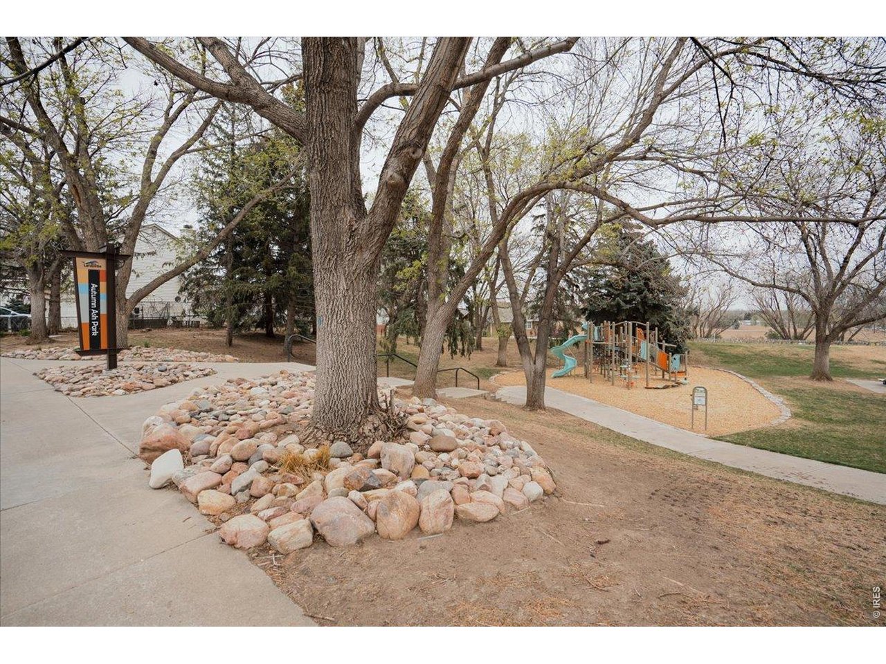 394 W Lucerne Dr