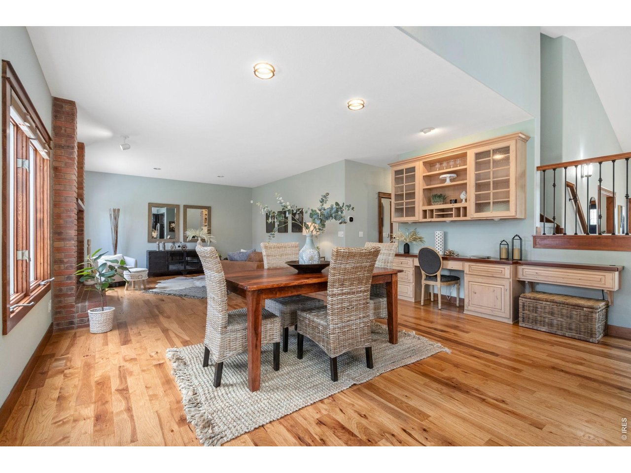 1006 Hinsdale Dr