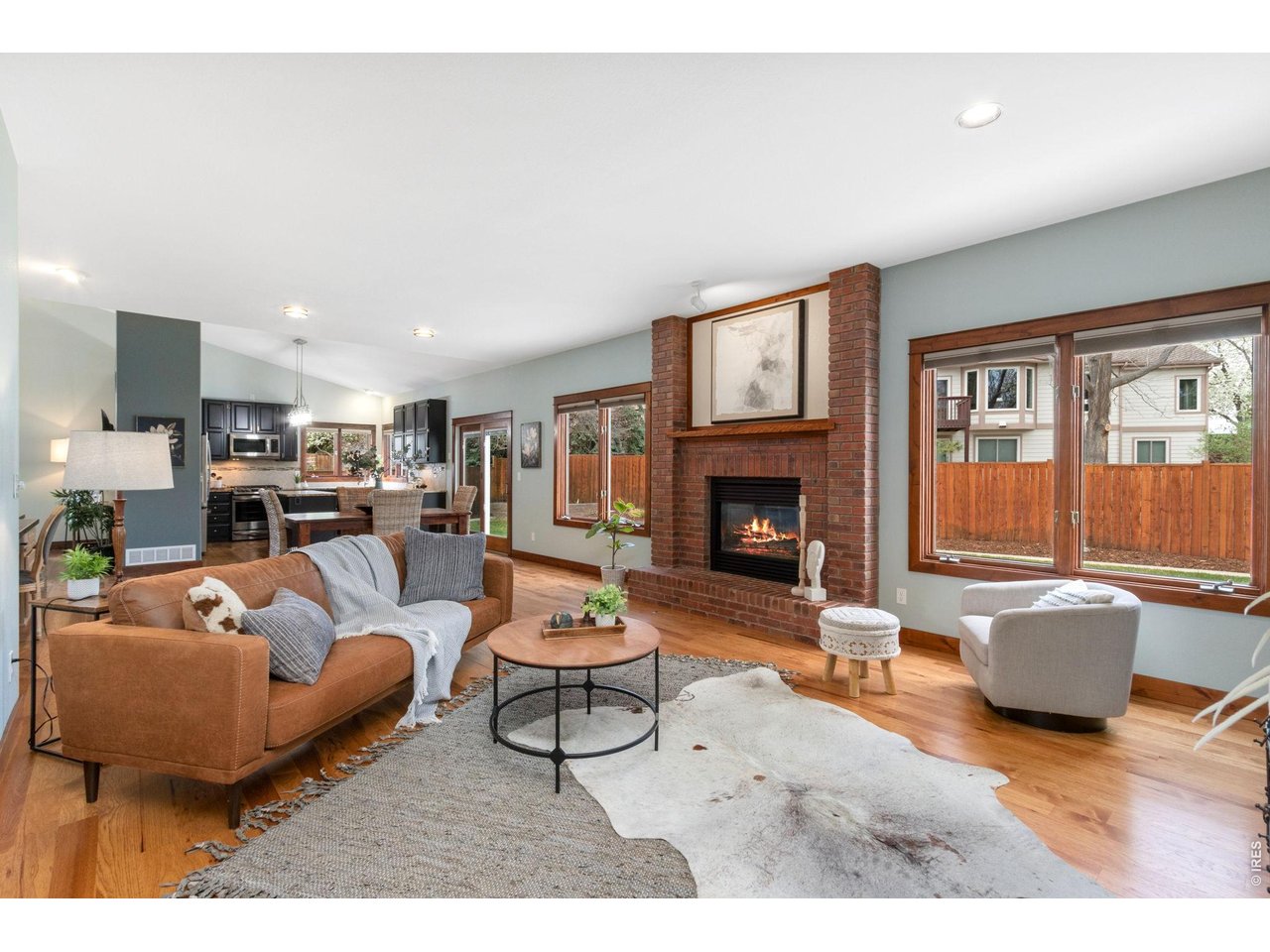 1006 Hinsdale Dr