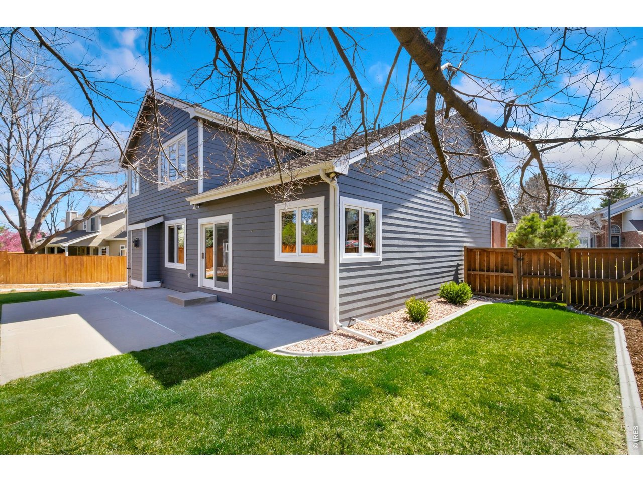 1006 Hinsdale Dr