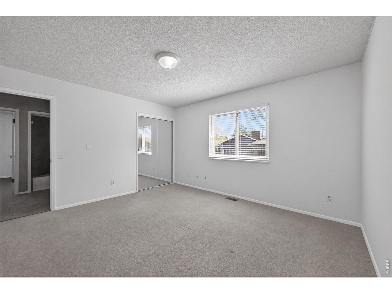 2500 Wyandotte Dr